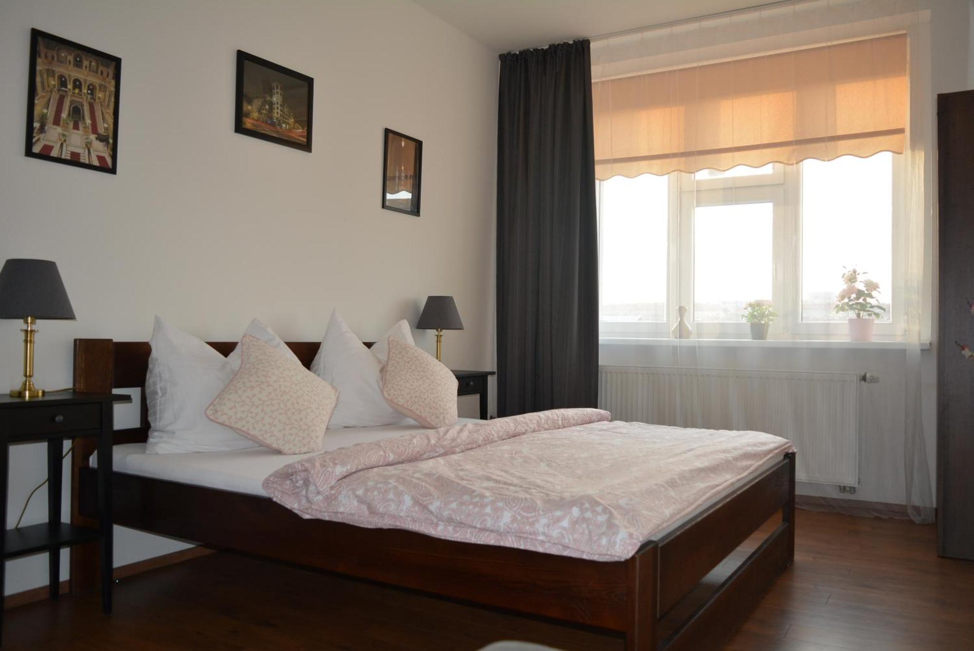 Mm Apartment Argentinska Prag Eksteriør billede